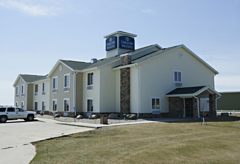 Cobblestone Inn & Suites - Langdon Exteriér fotografie