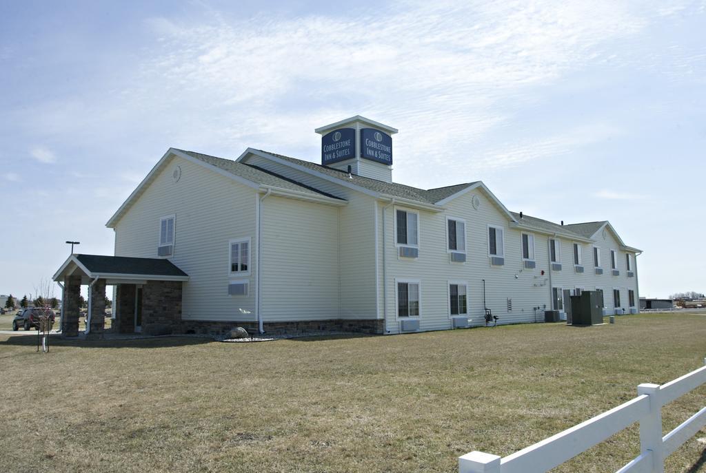 Cobblestone Inn & Suites - Langdon Exteriér fotografie