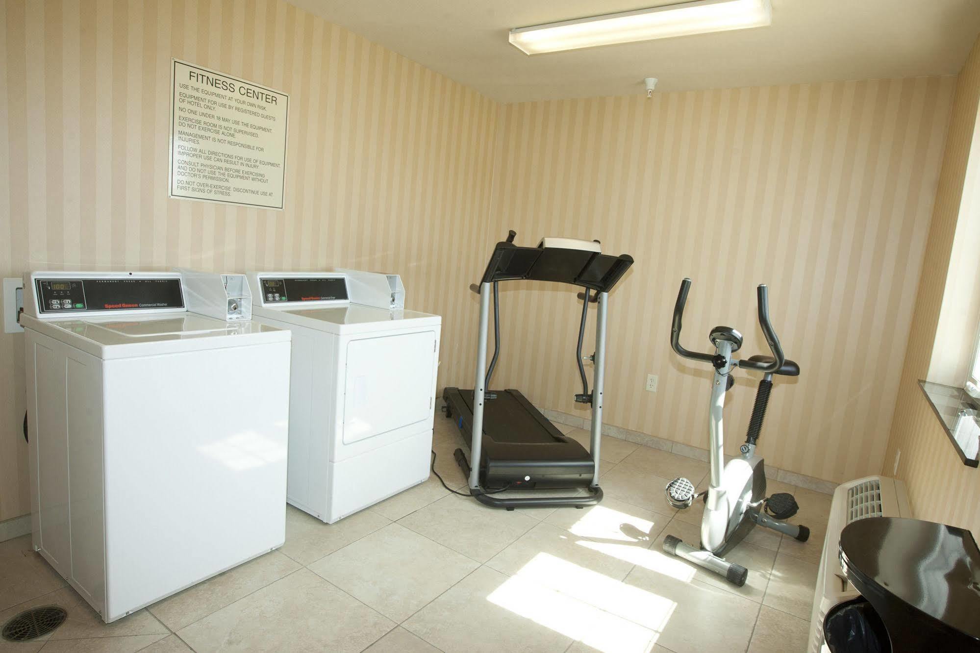 Cobblestone Inn & Suites - Langdon Exteriér fotografie