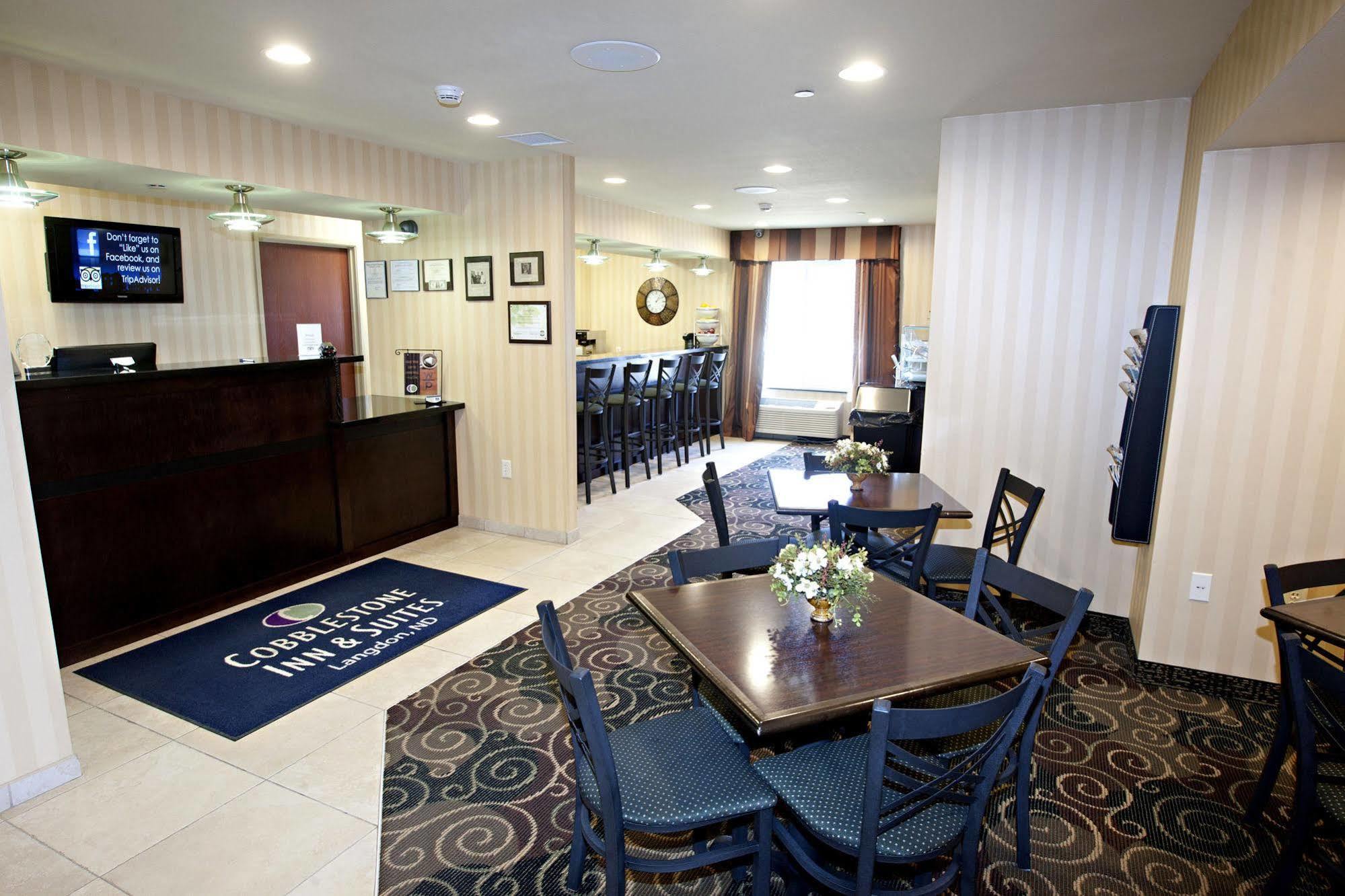 Cobblestone Inn & Suites - Langdon Exteriér fotografie