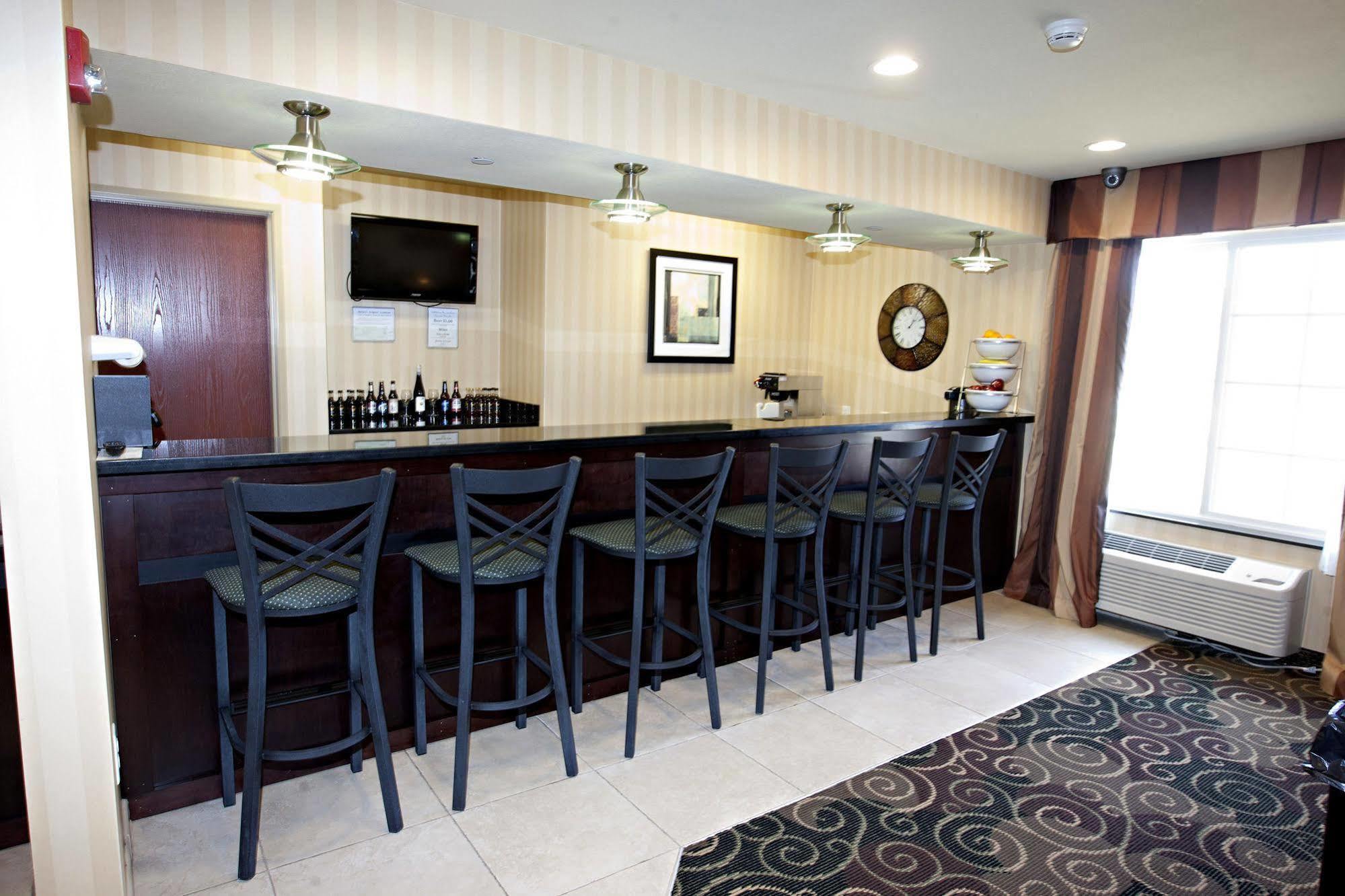 Cobblestone Inn & Suites - Langdon Exteriér fotografie