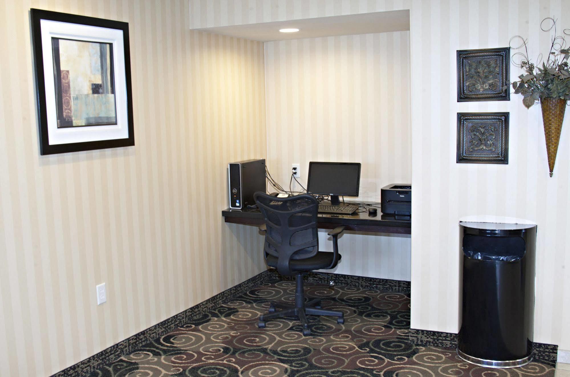 Cobblestone Inn & Suites - Langdon Exteriér fotografie